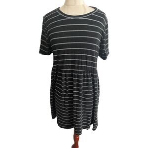 Wild Fable Junior's Short Sleeve Striped Dress Medium